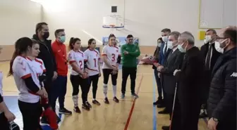 Karaman Valisi Işık, Goalball Kadın Milli Takımı'nı ziyaret etti