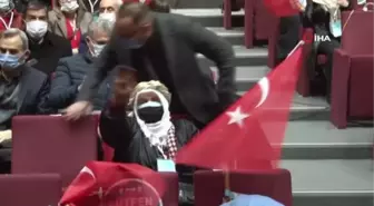 AK Parti Kadın Kolları Genel Başkanı Lütfiye Selva Çam, Balıkesir İl Kadın Kolları'nın 6'ncı olağan kongresine katıldı