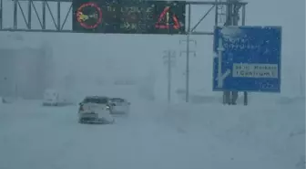 Bitlis'te kar kalınlığı 1 metreyi buldu, 290 köy yolu ulaşıma kapandı (2)