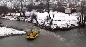 Kar altında yılın ilk raftingi Kato Dağı eteklerinde yapıldı