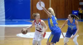 Spartak Moskova-CEKK Cegled : 78 - 61