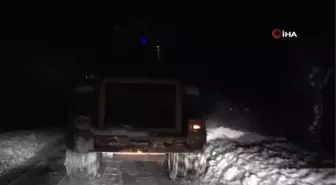 Muş'ta kar nedeniyle mahsur kalan 2 hasta kurtarıldı
