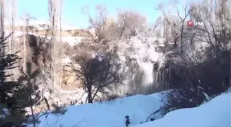 Sızır Şelalesi dondu, ortaya eşsiz bir manzara çıktı