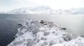 (DRONE) Akdamar Adası 'beyaz gelinliği'yle büyülüyor (1)