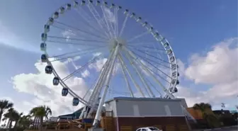 Lunaparkta rezalet! Genç çift, bindikleri dönme dolapta cinsel ilişkiye girdi