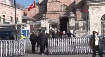 Dündar Osmanoğlu için Ayasofya'da gıyabi cenaze namazı kılındı