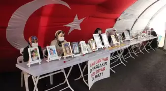 Evlat nöbetindeki babadan zafer işareti yapan HDP'li vekile: Zafer onun değil bu çadırındır