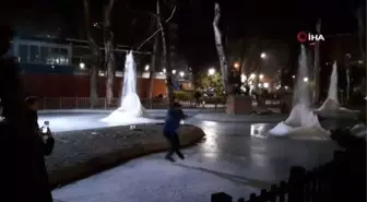 Rusya değil Ankara...Ankara'nın simgesi Kuğulu Park buz pateni sporcularına pist oldu