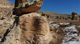 Kayseri'de çarığa benzeyen peribacası ilgi çekiyor