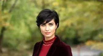 Tuba Büyüküstün kimdir? Sefirin Kızı Nare'nin yerine gelen Tuba Büyüküstün kimdir, kaç yaşında, boyu kaç?