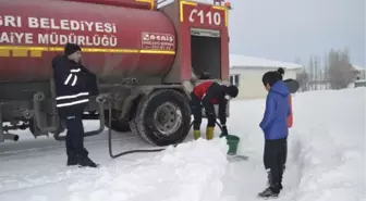 Son dakika haberleri! Ağrı'da soğuktan suları donan vatandaşlara itfaiye desteği