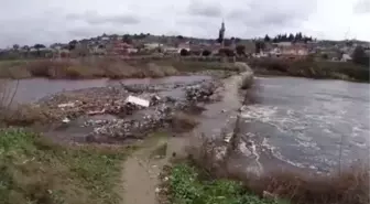 Büyük Menderes Nehrinde yağmurla taşınan çöplerin temizlenmesi talebi