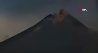 Endonezya'da Merapi Dağı'nda patlama