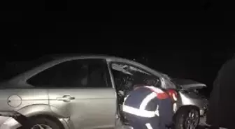 Kayan otomobil bariyerlere çarptı: 1 yaralı