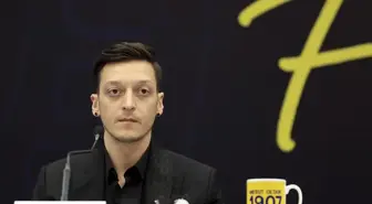 Mesut Özil imza töreninde duyurdu: Fenerbahçe'de en çok Pelkas'ı beğeniyorum