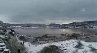 ÇANAKKALE - (Drone) Gölete düşen araç ve içindeki kişiyi arama çalışmaları sürüyor