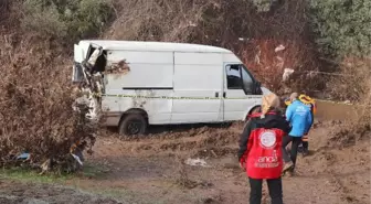 Manisa'da çaya uçan minibüsün sürücüsünü arama çalışmaları sürüyor