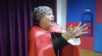 Tiyatro oyunları evlere taşındı: Gösterimler dijital ortamda