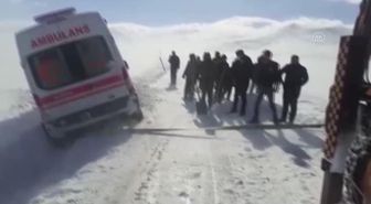 1 aylık bebeğin pansumanı için 6 saat karla mücadele ettiler (2)