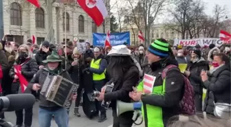 Son Dakika | Avusturya'da protestocular, Kovid-19 önlemleri karşıtları gösteri yasağına rağmen sokağa çıktı (2)