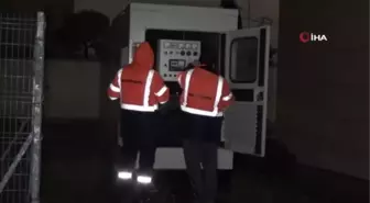 Karaman'da 112 Çağrı Merkezi'nin üzerine yıldırım düştü