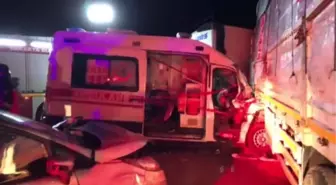 Sakarya'da ambulansın da karıştığı zincirleme trafik kazası: 8 yaralı