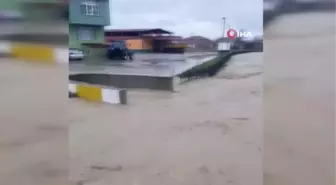 Sağanak nedeniyle dereler taştı... Vatandaşlar mahsur kaldı