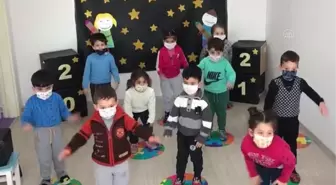 Belediyeye ait kreşlerde eğitim gören çocuklar için 'karne partisi' etkinliği