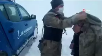 Kırsal alanda donma tehlikesi geçiren vatandaşı jandarma kurtardı