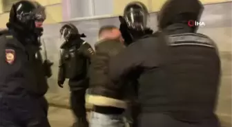 Rusya'da Navalny destekçileri mahkeme kararının ardından sokaklara döküldü