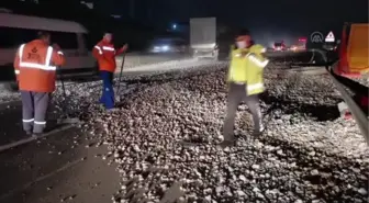 Taş yüklü tır devrildi: 1 yaralı