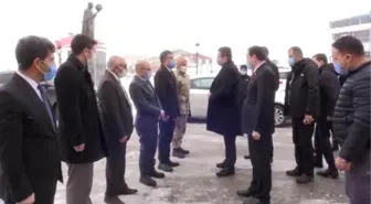 Vali Memiş 'Kuru Otlar Üstüne' filminin setini ziyaret etti