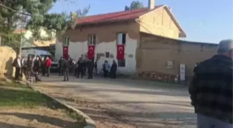 Son dakika haberi... AFYONKARAHİSAR - El Bab'da şehit düşen Jandarma Kıdemli Başçavuş Demirel'in ailesine acı haber ulaştı