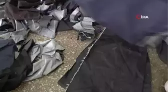 Geri dönüşüme destek için eski kotlardan bıçak sapı yapıyor