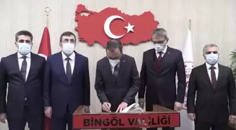 Gençlik ve Spor Bakanı Kasapoğlu, Bingöl Valiliğini ve Belediyeyi ziyaret etti (2)