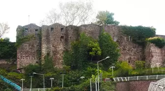 Paşa torunları, 700 yıllık Güzelhisar Kalesi'nin varisi oldu