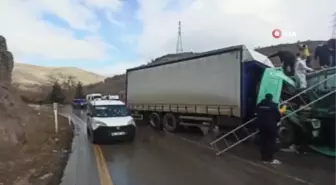 Başkent'te tır ile çöp kamyonu çarpıştı: 6 yaralı