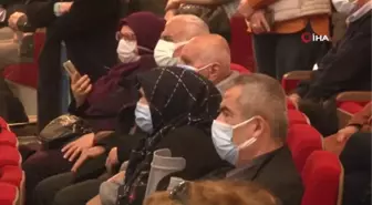 İzmir Valisi, depremzedelerle buluştu