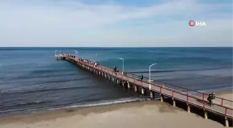 Samsun 26,5 dereceyi gördü, vatandaşlar sahillere akın etti