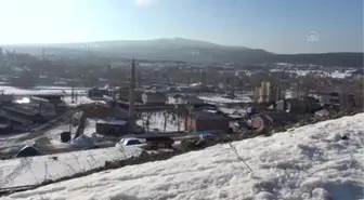 Sarıkamış'ta kar ve buz kütleleri şehir dışına taşınıyor