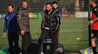 Fatih Terim'e 'Sen mafya mısın?' diyen eski futbolcu Gökhan Çıra, bu kez de hakemi darbetti