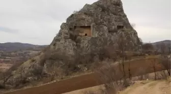 Helenistik dönemin Çördük Kalesi'nde defineci tahribatı