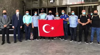 Nijerya'da serbest bırakılan 15 Türk gemici Türkiye'nin Abuja Büyükelçiliği'ne getirildi