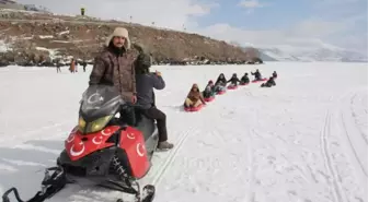 Çıldır Gölü'nde 'kızak tren'