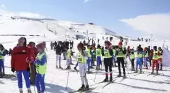 Bitlis'te yapılan Kayaklı Koşu yarışları sona erdi