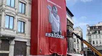 İBB'den Galata Meydanı'na fotoğraflı afişini astıran Nusret Gökçe'ye sert tepki