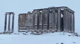 Aizanoi Antik Kenti beyaza büründü