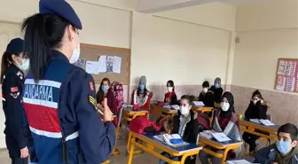 Jandarma öğrencilerin ders zili heyecanına ortak oldu