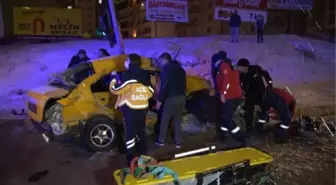 Son dakika! KIRIKKALE - Otobüs ve iki ticari taksi çarpıştı: 1 ölü, 2 yaralı (2)