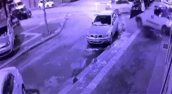 Kontrolden çıkan ticari araç önce taksiye çarptı, sonra iş yerine daldı